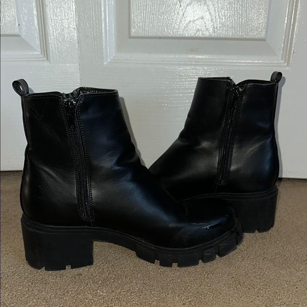Madden Girl Black Ankle Boots - Picture 4 of 5